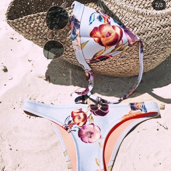 Triangl Bathing suit set - Picture 2 of 3